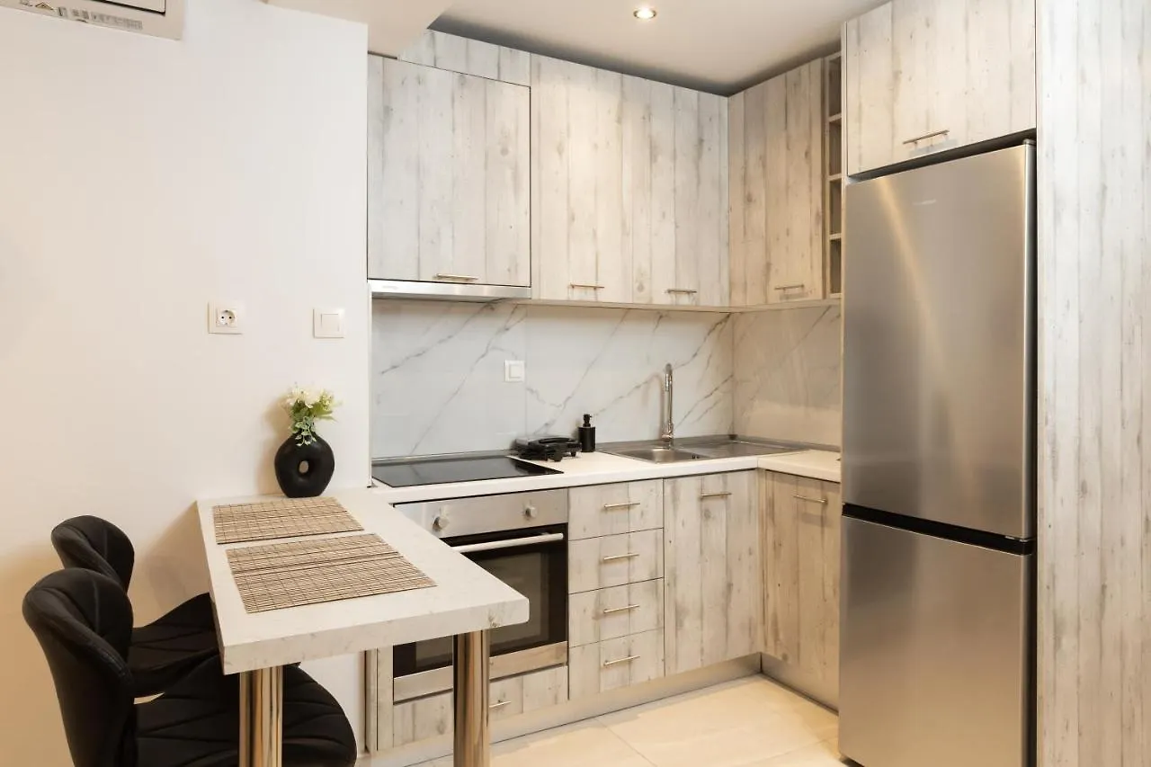Little Miracle In Thessaloniki Apartment